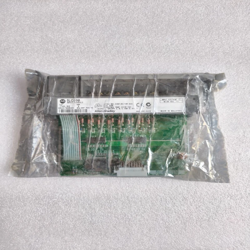 Allen-Bradley 1746-OB16 SLC 500 16-Point 24V DC Source Output Module thumbnail 7102